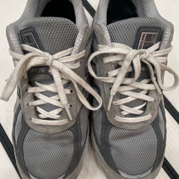 New Balance 990v4 Sneaker - Picture 1 of 4